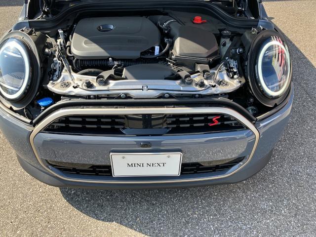 MINI クーパーS コンバーチブル クラシック・トリム 認定中古車 元試乗車 Mパッケージ Favouredトリム スポーツステアリングホイール ステアリングホイールヒーター 電動シート 18インチ純正AW 純ナビ ヘッドアップディスプレイ シートヒーター(55枚目)