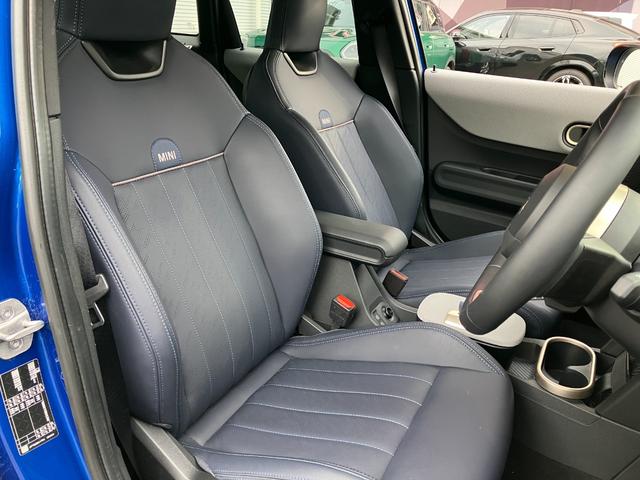 MINI クーパーC クラシック・トリム 認定中古車 元試乗車 Mパッケージ プライバシーガラス アクティブシート 電動フロントシート インテリアカメラ ハーマンカードン ドライビングアシスト 純ナビ ヘッドアップD 純レザー シートヒーター(9枚目)