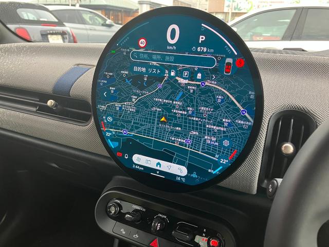 MINI クーパーC クラシック・トリム 認定中古車 元試乗車 Mパッケージ プライバシーガラス アクティブシート 電動フロントシート インテリアカメラ ハーマンカードン ドライビングアシスト 純ナビ ヘッドアップD 純レザー シートヒーター(11枚目)