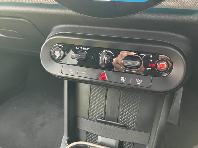 MINI クーパーC クラシック・トリム 認定中古車 元試乗車 Mパッケージ プライバシーガラス アクティブシート 電動フロントシート インテリアカメラ ハーマンカードン ドライビングアシスト 純ナビ ヘッドアップD 純レザー シートヒーター(13枚目)