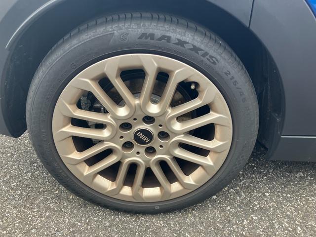 MINI クーパーC クラシック・トリム 認定中古車 元試乗車 Mパッケージ プライバシーガラス アクティブシート 電動フロントシート インテリアカメラ ハーマンカードン ドライビングアシスト 純ナビ ヘッドアップD 純レザー シートヒーター(20枚目)