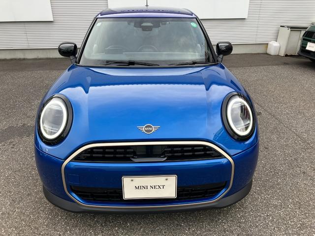 MINI クーパーC クラシック・トリム 認定中古車 元試乗車 Mパッケージ プライバシーガラス アクティブシート 電動フロントシート インテリアカメラ ハーマンカードン ドライビングアシスト 純ナビ ヘッドアップD 純レザー シートヒーター(26枚目)