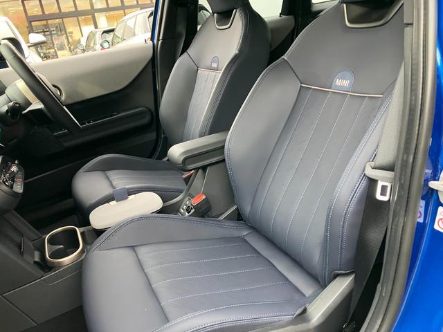 MINI クーパーC クラシック・トリム 認定中古車 元試乗車 Mパッケージ プライバシーガラス アクティブシート 電動フロントシート インテリアカメラ ハーマンカードン ドライビングアシスト 純ナビ ヘッドアップD 純レザー シートヒーター(29枚目)