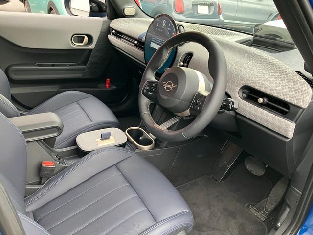 MINI クーパーC クラシック・トリム 認定中古車 元試乗車 Mパッケージ プライバシーガラス アクティブシート 電動フロントシート インテリアカメラ ハーマンカードン ドライビングアシスト 純ナビ ヘッドアップD 純レザー シートヒーター(40枚目)