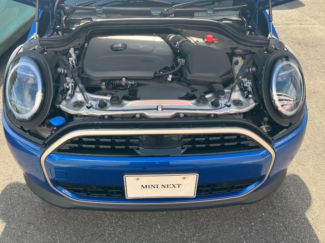 MINI クーパーC クラシック・トリム 認定中古車 元試乗車 Mパッケージ プライバシーガラス アクティブシート 電動フロントシート インテリアカメラ ハーマンカードン ドライビングアシスト 純ナビ ヘッドアップD 純レザー シートヒーター(55枚目)