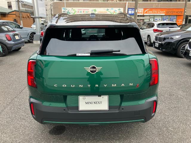 MINI カントリーマンSオール4 クラシック・トリム 認定中古車 元試乗車 クラシックトリム Mパッケージ スポーツステアリングホイール プライバシーガラス アクティブシート 電動フロントシート インテリアカメラ ハーマンカードン 18インチ純正AW(9枚目)