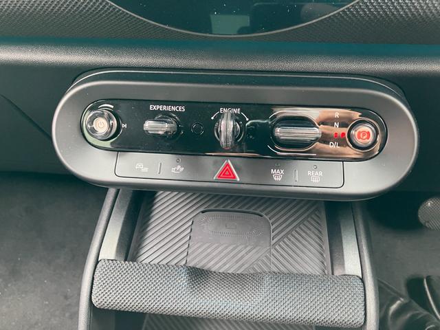 MINI カントリーマンSオール4 クラシック・トリム 認定中古車 元試乗車 クラシックトリム Mパッケージ スポーツステアリングホイール プライバシーガラス アクティブシート 電動フロントシート インテリアカメラ ハーマンカードン 18インチ純正AW(15枚目)