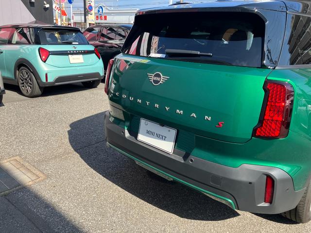 MINI カントリーマンSオール4 クラシック・トリム 認定中古車 元試乗車 クラシックトリム Mパッケージ スポーツステアリングホイール プライバシーガラス アクティブシート 電動フロントシート インテリアカメラ ハーマンカードン 18インチ純正AW(25枚目)