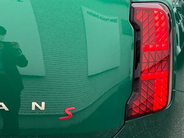 MINI カントリーマンSオール4 クラシック・トリム 認定中古車 元試乗車 クラシックトリム Mパッケージ スポーツステアリングホイール プライバシーガラス アクティブシート 電動フロントシート インテリアカメラ ハーマンカードン 18インチ純正AW(26枚目)