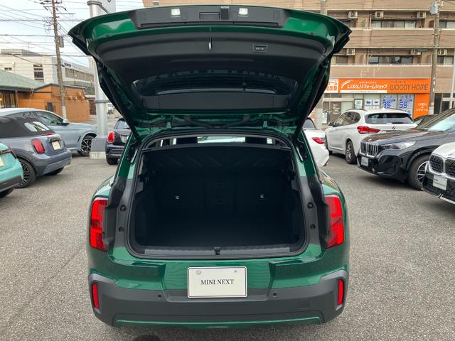 MINI カントリーマンSオール4 クラシック・トリム 認定中古車 元試乗車 クラシックトリム Mパッケージ スポーツステアリングホイール プライバシーガラス アクティブシート 電動フロントシート インテリアカメラ ハーマンカードン 18インチ純正AW(27枚目)