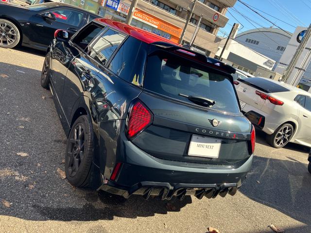 ＭＩＮＩ クーパーＳ　ジョン・クーパー・ワークス・トリム　認定中古車　ワンオナ　ＪＣＷＴＲＩＭ　ＭＰＫＧ　レッドルーフ・ミラーキャップ　ｈａｒｍａｎ／ｋａｒｄｏｎスピーカー　電動フロントシート　ヘッドアップＤ　純正革シート　純ナビ　シートヒーター　ＥＴＣ（9枚目）
