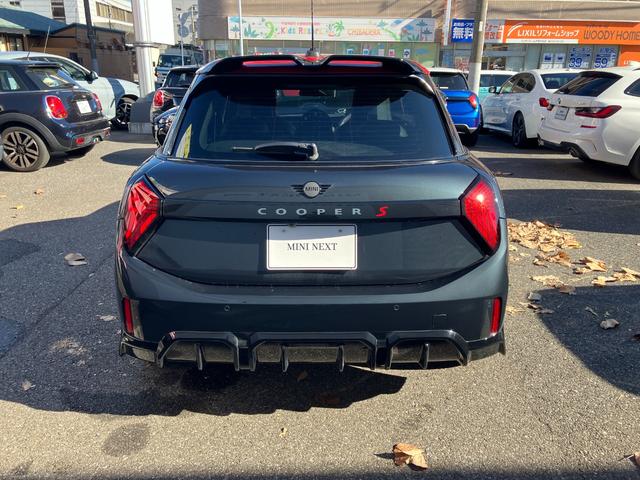 ＭＩＮＩ クーパーＳ　ジョン・クーパー・ワークス・トリム　認定中古車　ワンオナ　ＪＣＷＴＲＩＭ　ＭＰＫＧ　レッドルーフ・ミラーキャップ　ｈａｒｍａｎ／ｋａｒｄｏｎスピーカー　電動フロントシート　ヘッドアップＤ　純正革シート　純ナビ　シートヒーター　ＥＴＣ（10枚目）