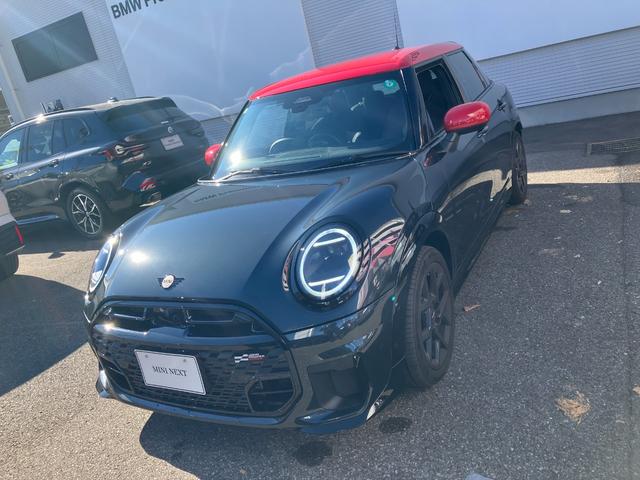 ＭＩＮＩ クーパーＳ　ジョン・クーパー・ワークス・トリム　認定中古車　ワンオナ　ＪＣＷＴＲＩＭ　ＭＰＫＧ　レッドルーフ・ミラーキャップ　ｈａｒｍａｎ／ｋａｒｄｏｎスピーカー　電動フロントシート　ヘッドアップＤ　純正革シート　純ナビ　シートヒーター　ＥＴＣ（20枚目）