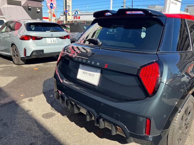 ＭＩＮＩ クーパーＳ　ジョン・クーパー・ワークス・トリム　認定中古車　ワンオナ　ＪＣＷＴＲＩＭ　ＭＰＫＧ　レッドルーフ・ミラーキャップ　ｈａｒｍａｎ／ｋａｒｄｏｎスピーカー　電動フロントシート　ヘッドアップＤ　純正革シート　純ナビ　シートヒーター　ＥＴＣ（30枚目）