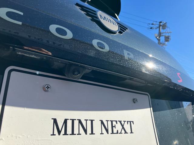 ＭＩＮＩ クーパーＳ　ジョン・クーパー・ワークス・トリム　認定中古車　ワンオナ　ＪＣＷＴＲＩＭ　ＭＰＫＧ　レッドルーフ・ミラーキャップ　ｈａｒｍａｎ／ｋａｒｄｏｎスピーカー　電動フロントシート　ヘッドアップＤ　純正革シート　純ナビ　シートヒーター　ＥＴＣ（36枚目）