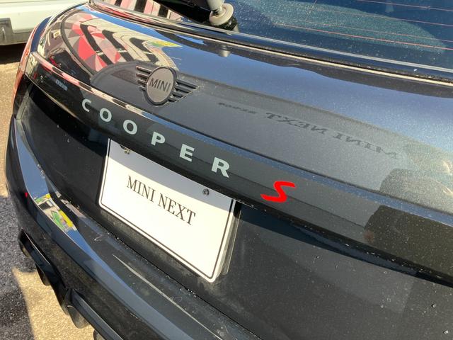 ＭＩＮＩ クーパーＳ　ジョン・クーパー・ワークス・トリム　認定中古車　ワンオナ　ＪＣＷＴＲＩＭ　ＭＰＫＧ　レッドルーフ・ミラーキャップ　ｈａｒｍａｎ／ｋａｒｄｏｎスピーカー　電動フロントシート　ヘッドアップＤ　純正革シート　純ナビ　シートヒーター　ＥＴＣ（38枚目）