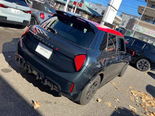 ＭＩＮＩ クーパーＳ　ジョン・クーパー・ワークス・トリム　認定中古車　ワンオナ　ＪＣＷＴＲＩＭ　ＭＰＫＧ　レッドルーフ・ミラーキャップ　ｈａｒｍａｎ／ｋａｒｄｏｎスピーカー　電動フロントシート　ヘッドアップＤ　純正革シート　純ナビ　シートヒーター　ＥＴＣ（39枚目）