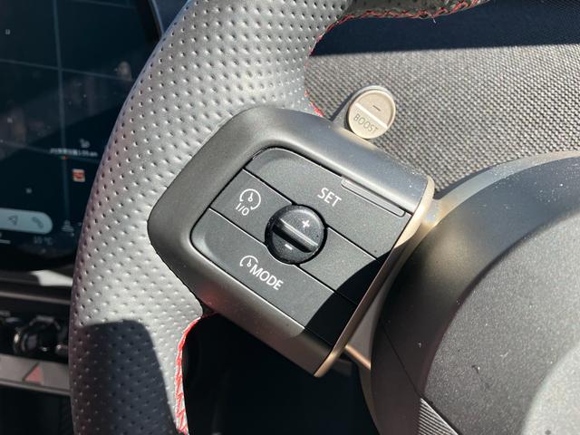 ＭＩＮＩ クーパーＳ　ジョン・クーパー・ワークス・トリム　認定中古車　ワンオナ　ＪＣＷＴＲＩＭ　ＭＰＫＧ　レッドルーフ・ミラーキャップ　ｈａｒｍａｎ／ｋａｒｄｏｎスピーカー　電動フロントシート　ヘッドアップＤ　純正革シート　純ナビ　シートヒーター　ＥＴＣ（52枚目）