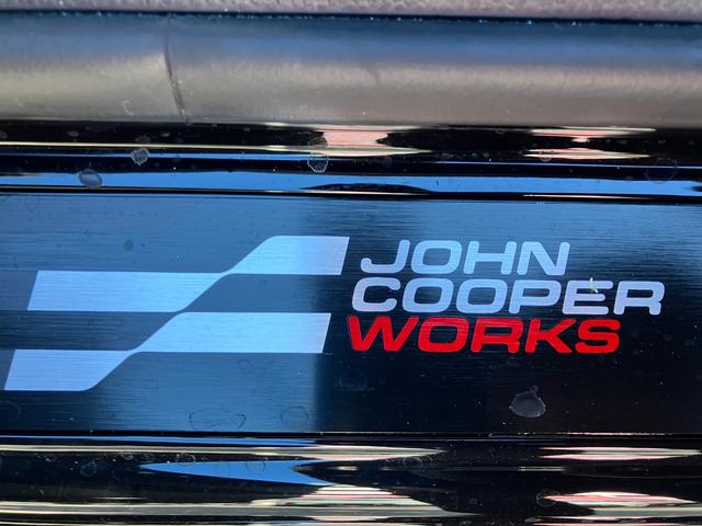 ＭＩＮＩ クーパーＳ　ジョン・クーパー・ワークス・トリム　認定中古車　ワンオナ　ＪＣＷＴＲＩＭ　ＭＰＫＧ　レッドルーフ・ミラーキャップ　ｈａｒｍａｎ／ｋａｒｄｏｎスピーカー　電動フロントシート　ヘッドアップＤ　純正革シート　純ナビ　シートヒーター　ＥＴＣ（65枚目）