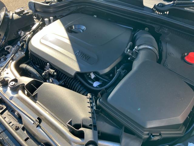 ＭＩＮＩ クーパーＳ　ジョン・クーパー・ワークス・トリム　認定中古車　ワンオナ　ＪＣＷＴＲＩＭ　ＭＰＫＧ　レッドルーフ・ミラーキャップ　ｈａｒｍａｎ／ｋａｒｄｏｎスピーカー　電動フロントシート　ヘッドアップＤ　純正革シート　純ナビ　シートヒーター　ＥＴＣ（79枚目）