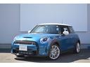 ＭＩＮＩ クーパーＳプレミアムプラスパックエッセンシャルトリム　認定中古車　元デモカー　ヘッドアップディスプレイ　ワイヤレスチャージ　ＡｐｐｌｅＣａｒＰｌａｙ　バックカメラ　ミラー内蔵ＥＴＣ　クルーズコントロール　衝突軽減ブレーキ　シートヒーター　禁煙車（7枚目）