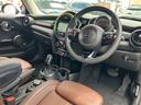 クーパー　６０イヤーズエディション　正規認定中古車　ワンオーナー　純正ナビ　ヘッドライトＬＥＤ　ドライブレコーダー　クルーズコントロール　Ｂｌｕｅｔｏｏｔｈ　パーキングアシスト　アイドリングストップ　茶革シート　ボンネットストライプ（46枚目）