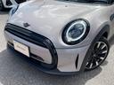 ご納車前には、ＭＩＮＩを熟知したメカニックによる１００項目の点検・整備を行います。不具合箇所、交換時期に達している部品に関しましては、全て当社負担で交換してからのご納車となります。