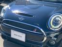 ＭＩＮＩ クーパーＳ　認定中古車　ワンオーナー　ペッパーＰＫＧ　リアビューカメラ　前後障害物センサー　純正１７ＡＷ　フロントシートＨ　純正ナビ　アクティブクルコン　Ｂｌｕｅｔｏｏｔｈ接続　ＬＥＤヘッドライト　ＳＯＳ　ＥＴＣ（3枚目）