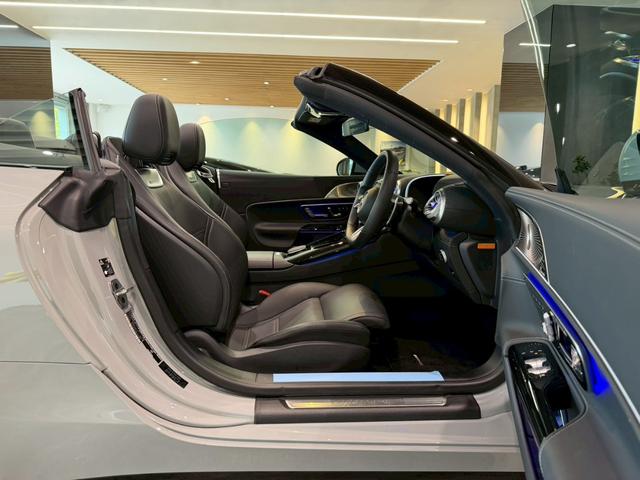 SL SL43 ヘッドアップディスプレイ アルペングレー 新車保障継承付 イエローキャリパー ナッパ革シート シートヒーター ベンチレーション ワイヤレス充電 全周囲カメラ パワーバックドア 黒幌 LEDヘッドライト(21枚目)