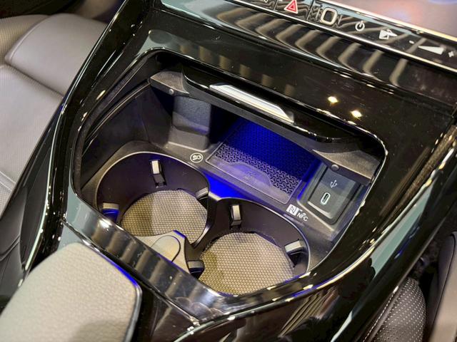 SL SL43 ヘッドアップディスプレイ アルペングレー 新車保障継承付 イエローキャリパー ナッパ革シート シートヒーター ベンチレーション ワイヤレス充電 全周囲カメラ パワーバックドア 黒幌 LEDヘッドライト(31枚目)