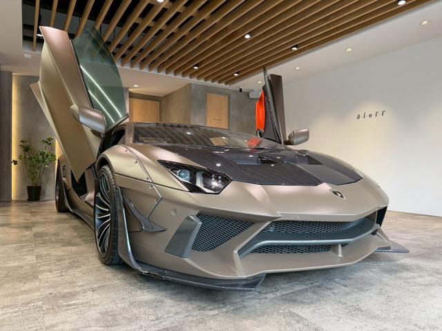 アヴェンタドール ＬＰ７００－４　ＬＢ　ＷＯＲＫＳ　Ｌｉｍｉｔｅｄ　Ｅｄｉｔｉｏｎ　カプリストエキゾースト可変バルブ付　ＦＯＲＧＩＡＴＯ　２０／２１ｉｎｃ　ガラスエンジンフード　フロントリフティング　バックカメラ　レーダー探知機（3枚目）