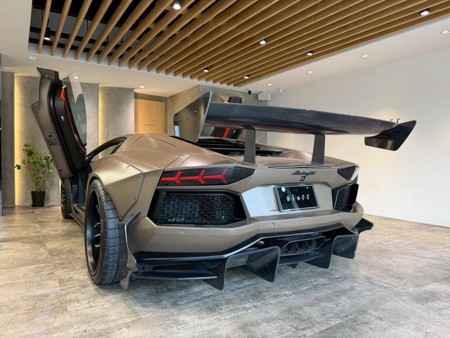 アヴェンタドール ＬＰ７００－４　ＬＢ　ＷＯＲＫＳ　Ｌｉｍｉｔｅｄ　Ｅｄｉｔｉｏｎ　カプリストエキゾースト可変バルブ付　ＦＯＲＧＩＡＴＯ　２０／２１ｉｎｃ　ガラスエンジンフード　フロントリフティング　バックカメラ　レーダー探知機（8枚目）