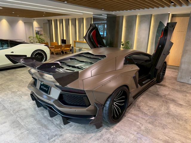 アヴェンタドール ＬＰ７００－４　ＬＢ　ＷＯＲＫＳ　Ｌｉｍｉｔｅｄ　Ｅｄｉｔｉｏｎ　カプリストエキゾースト可変バルブ付　ＦＯＲＧＩＡＴＯ　２０／２１ｉｎｃ　ガラスエンジンフード　フロントリフティング　バックカメラ　レーダー探知機（9枚目）