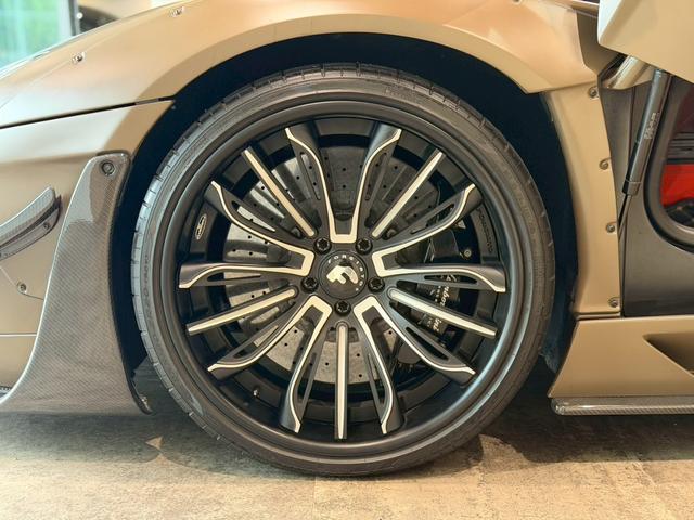 アヴェンタドール ＬＰ７００－４　ＬＢ　ＷＯＲＫＳ　Ｌｉｍｉｔｅｄ　Ｅｄｉｔｉｏｎ　カプリストエキゾースト可変バルブ付　ＦＯＲＧＩＡＴＯ　２０／２１ｉｎｃ　ガラスエンジンフード　フロントリフティング　バックカメラ　レーダー探知機（17枚目）