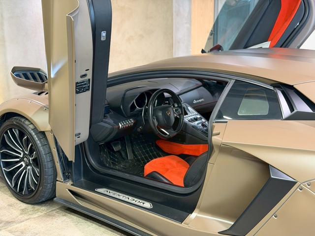 アヴェンタドール ＬＰ７００－４　ＬＢ　ＷＯＲＫＳ　Ｌｉｍｉｔｅｄ　Ｅｄｉｔｉｏｎ　カプリストエキゾースト可変バルブ付　ＦＯＲＧＩＡＴＯ　２０／２１ｉｎｃ　ガラスエンジンフード　フロントリフティング　バックカメラ　レーダー探知機（19枚目）