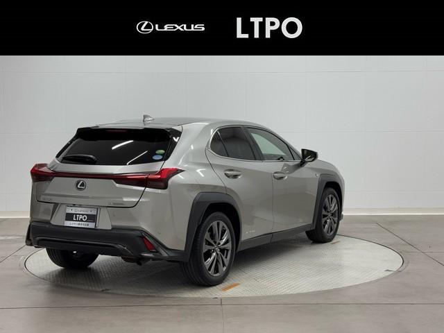 UX UX250h Fスポーツ 黒革シート パワーシート LEDライト 1オーナー DVD再生 オートクルーズコントロール 4WD アルミホイール メモリーナビ スマートキー ミュージックプレイヤー接続可 バックカメラ 盗難防止装置(3枚目)