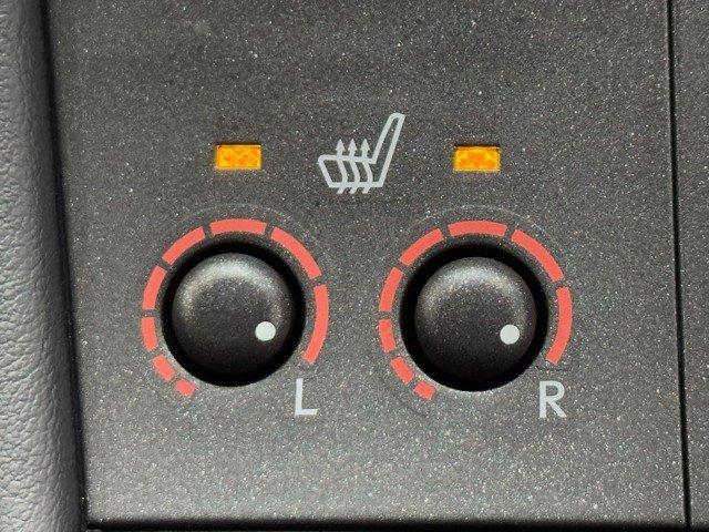 ＣＴ ＣＴ２００ｈ　バージョンＣ　ＴＶナビ　サイドエアバック　地デジＴＶ　バックガイドモニター　アルミ　キーレスエントリー　ＥＳＣ　ＥＴＣ付き　ＡＵＴＯエアコン　エアバック　クルーズコントロール付　Ｐシート　パワーウインドウ　スマキー（12枚目）