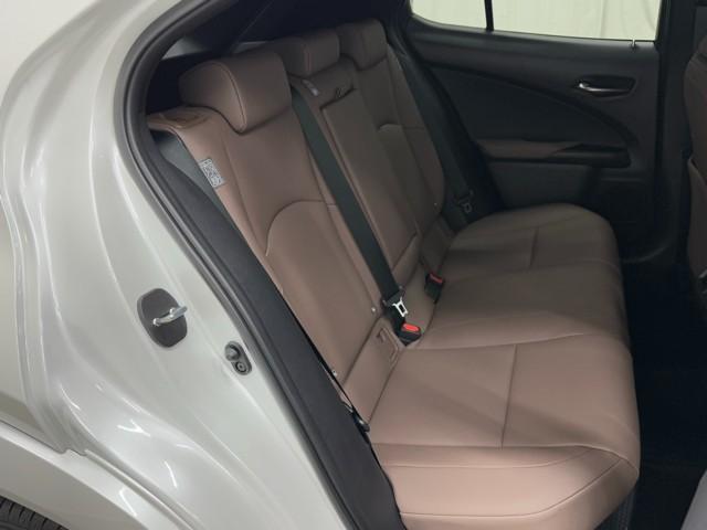 UX UX250h グレイスフル エクスプローラー LEDヘッドライト アダプティブクルーズコントロール ETC フルセグTV スマートキー ミュージックプレイヤー接続可 パワーシート メモリーナビ 1オーナー(19枚目)