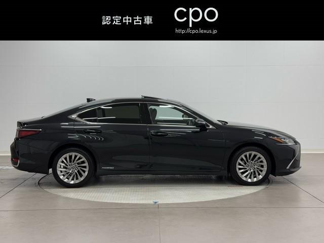 ES ES300h バージョンL フルセグ地デジTV 黒革シート ナビ&TV ワンオーナー ETC 横滑り防止装置 LED スマートキー ミュージックプレイヤー接続可 エアバッグ パワーシート アルミホイール バックモニター エアコン(3枚目)