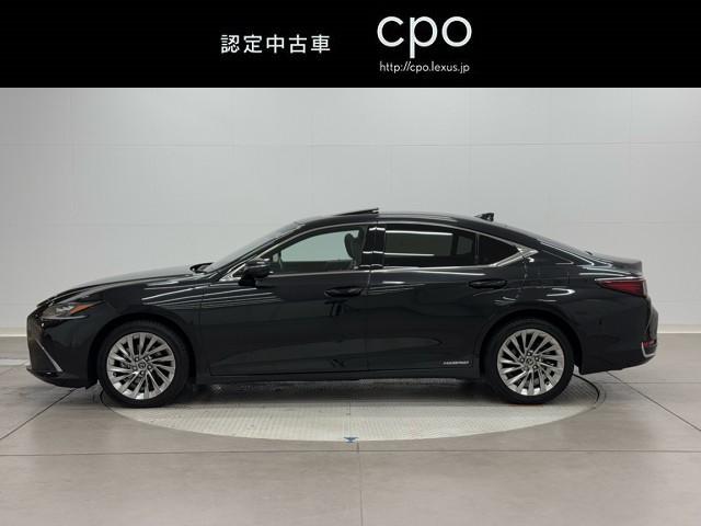 ES ES300h バージョンL フルセグ地デジTV 黒革シート ナビ&TV ワンオーナー ETC 横滑り防止装置 LED スマートキー ミュージックプレイヤー接続可 エアバッグ パワーシート アルミホイール バックモニター エアコン(5枚目)