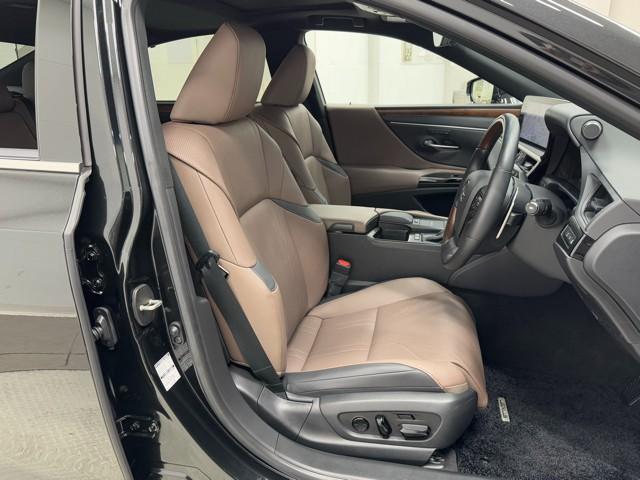 ES ES300h バージョンL フルセグ地デジTV 黒革シート ナビ&TV ワンオーナー ETC 横滑り防止装置 LED スマートキー ミュージックプレイヤー接続可 エアバッグ パワーシート アルミホイール バックモニター エアコン(17枚目)