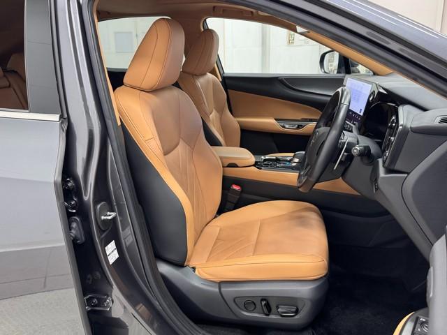 ＮＸ ＮＸ３５０ｈ　バージョンＬ　１オナ　パノラマムーンルーフ　革シート　バックカメラ　アダプティブクルーズコントロール　ナビＴＶ　パワステ　ＬＥＤヘッドライト　ミュージックプレイヤー接続可　エアコン　アルミホイール　助手席エアバック（17枚目）