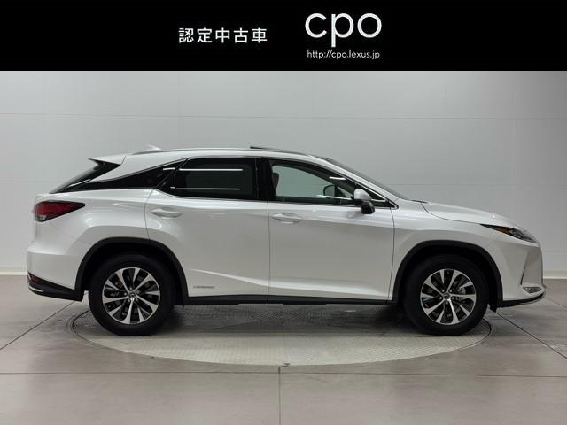 ＲＸ ＲＸ４５０ｈ　キーレスエントリー　ミュージックプレイヤー接続可　盗難防止システム　電動シート　地デジ　ＬＥＤヘッド　ＡＢＳ　メモリーナビ　アルミ　ナビＴＶ　パノラマルーフ　ＤＶＤ　ＥＴＣ　オートエアコン　１オーナー（3枚目）