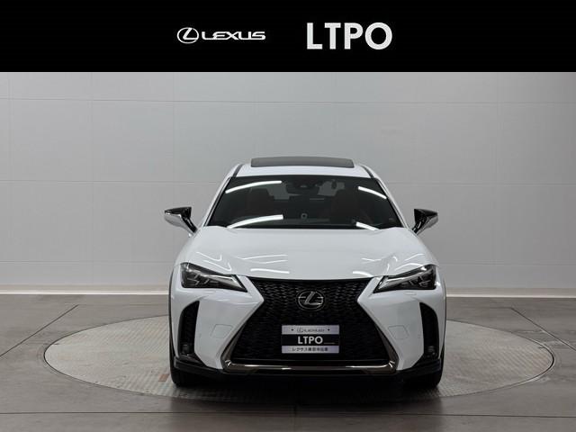 ＵＸ ＵＸ２００　Ｆスポーツ　本革　クルコン　ＰＷシート　オートエアコン　メモリーナビ　ＤＶＤ再生　キーレス　ミュージックプレイヤー接続可　ナビＴＶ　ＡＳＣ　ＬＥＤヘッドライト　アルミホイール　スマートキー　サンルーフ　ＥＴＣ（2枚目）