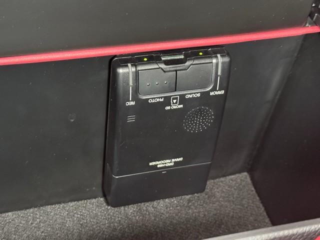 ＵＸ ＵＸ２００　Ｆスポーツ　本革　クルコン　ＰＷシート　オートエアコン　メモリーナビ　ＤＶＤ再生　キーレス　ミュージックプレイヤー接続可　ナビＴＶ　ＡＳＣ　ＬＥＤヘッドライト　アルミホイール　スマートキー　サンルーフ　ＥＴＣ（6枚目）