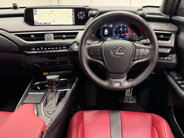 ＵＸ ＵＸ２００　Ｆスポーツ　本革　クルコン　ＰＷシート　オートエアコン　メモリーナビ　ＤＶＤ再生　キーレス　ミュージックプレイヤー接続可　ナビＴＶ　ＡＳＣ　ＬＥＤヘッドライト　アルミホイール　スマートキー　サンルーフ　ＥＴＣ（8枚目）