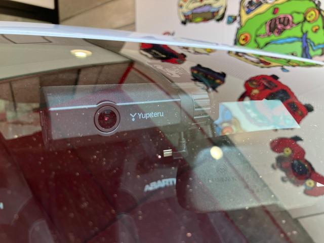 アバルト５９５ コンペティツィオーネ　左ハンドル　５ＭＴ　レコードモンツァマフラー　サベルトシート　ブレンボ製ブレーキキャリパー　キセノンヘッドライト　純正ドライブレコーダー　ＥＴＣ車載器（39枚目）