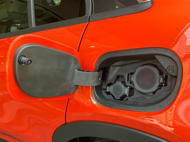 ６００ｅ 　ＥＴＣ　デジタルミラー　ホワイトミラーカバー　１８インチ純正ホイール　レザーシート　シートヒーター　ＬＥＤヘッドライト　ＡｐｐｌｅＣａｒＰｌａｙ／ＡｎｄｒｏｉｄＡｕｔｏ（32枚目）