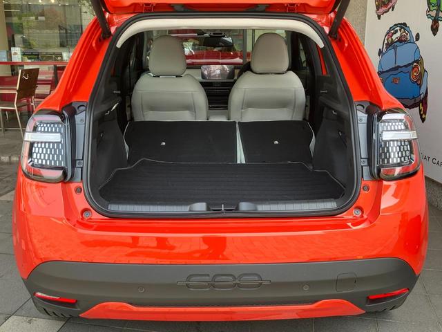 ６００ｅ 　ＥＴＣ　デジタルミラー　ホワイトミラーカバー　１８インチ純正ホイール　レザーシート　シートヒーター　ＬＥＤヘッドライト　ＡｐｐｌｅＣａｒＰｌａｙ／ＡｎｄｒｏｉｄＡｕｔｏ（36枚目）