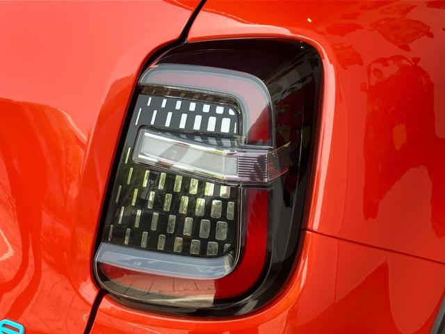６００ｅ 　ＥＴＣ　デジタルミラー　ホワイトミラーカバー　１８インチ純正ホイール　レザーシート　シートヒーター　ＬＥＤヘッドライト　ＡｐｐｌｅＣａｒＰｌａｙ／ＡｎｄｒｏｉｄＡｕｔｏ（39枚目）